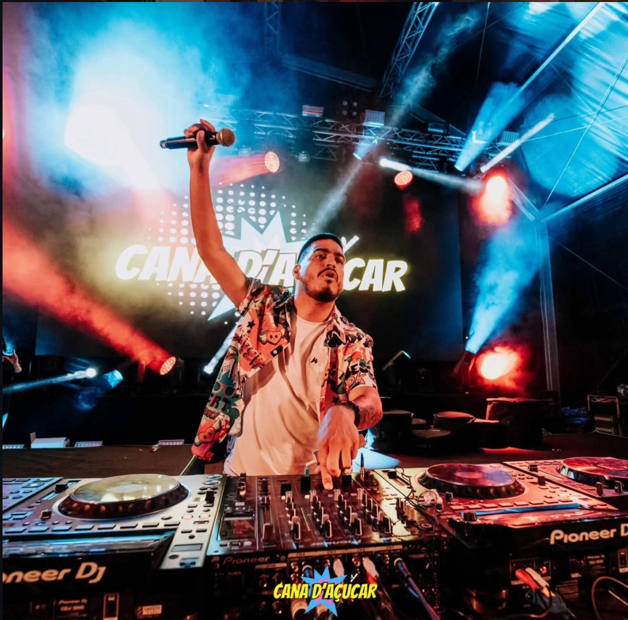 DJ WAGA live photo 3